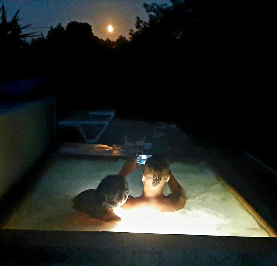 Hostal Ca L'Eli Different Experience Hutt 12157 Mont-Roig del Camp Exterior foto